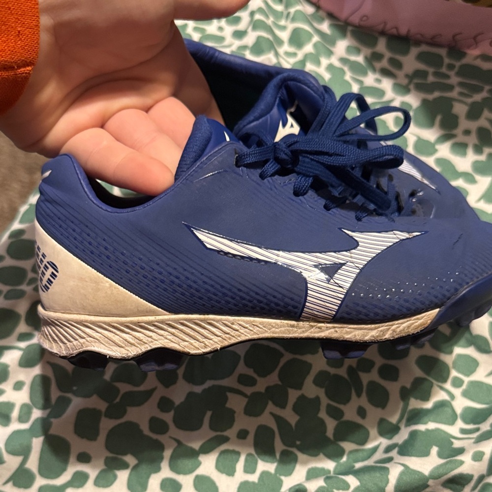 Mizuno Kids Blue and White Sneakers